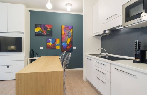 Zona Risorgimento Apartment | Modern Chic Studio in Porta Venezia with Spa & Kitchen