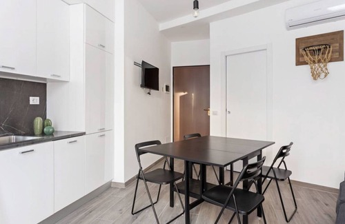 Ticinese Apartment | Modern Flat in Duomo Area with Spa and Breakfast Included