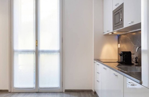 Ticinese Apartment | Modern Flat in Duomo Area with Spa and Breakfast Included