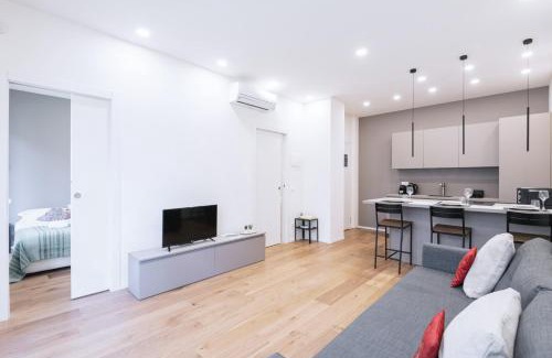 San Vittore Apartment | Relax at Easylife: Cozy 4-Star Apartment with Balcony