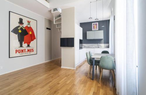 Tricolore Apartment | Relaxing Balcony Oasis in the Heart of Easylife Hotel