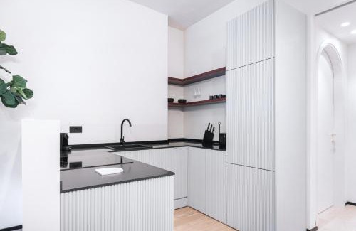 San Vittore Apartment | Discover Easylife: Elegant Apartment Steps from the Duomo