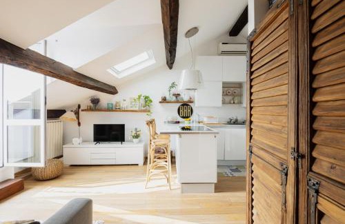 Tricolore Apartment | Stylish Retreat at Easylife with Scenic Terrace Awaits You