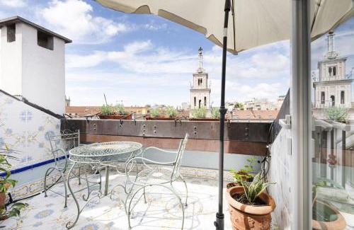 Carrobbio Apartment | Discover Easylife: Stylish Apartment with Terrace Awaits