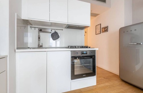 Lazzaretto Apartment | Elegant Studio with Balcony in Porta Venezia's Heart