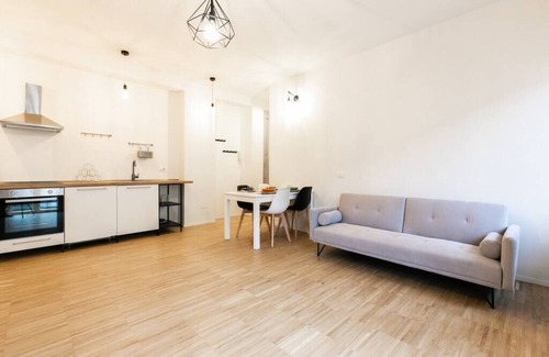 Turro Apartment | Bright Two-Room Apartment in the Inviting NoLo District
