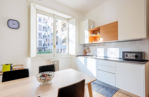 Carrobbio Apartment | Comfortable Apartment Near Duomo with Spa and Breakfast