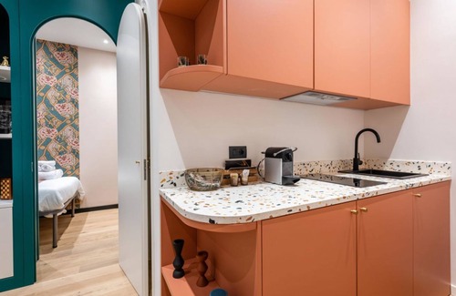 Borgonuovo Apartment | Stylish Flat near Montenapoleone with Spa & Breakfast