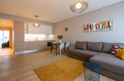 Centrs House | Top-Rated Dzirnavu Apartment with Spa & Breakfast Included