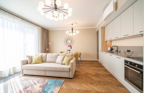 Centrs Apartment | Stylish Easyrooms Apartment with Balcony and Breakfast