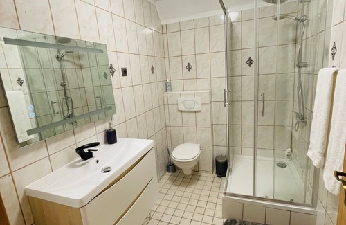 Bad Oeynhausen Apartment | Convenient Getaway at EasyStay#3: Netflix & Spa Access