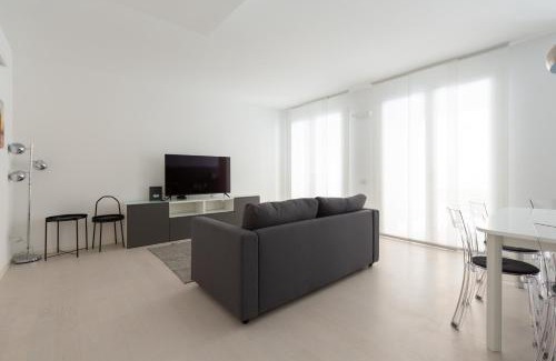Varesine Apartment | Bright and Inviting Porta Nuova Flat - Guest Rated 9.3/10