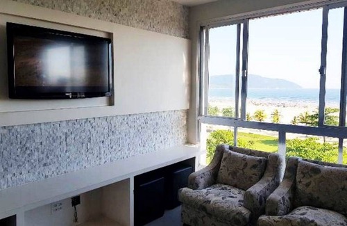 Pompeia Apartment | Unwind at the Beachfront Carnival Retreat with Free WiFi