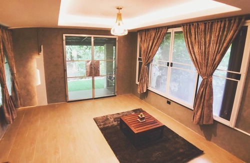 U Thong House | Discover Eaustay: Family-Friendly with Breakfast Included