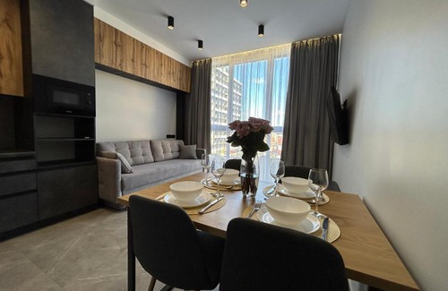 Yavory Apartment | Exceptional EAvalonRestApartment: Family-Friendly Stay
