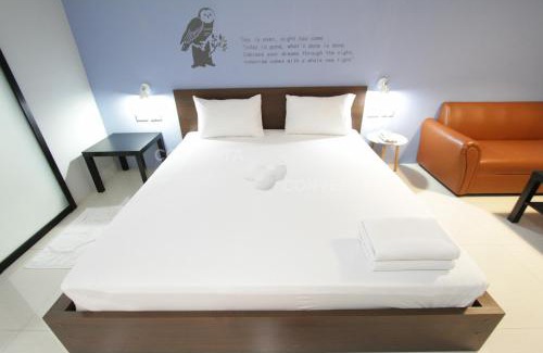 Bang Phli Hotel | Budget-Friendly Stay at Eazy Motel B.a.n.g.n.a with Breakfast