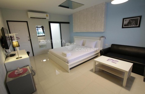 Bang Phli Hotel | Budget-Friendly Stay at Eazy Motel B.a.n.g.n.a with Breakfast