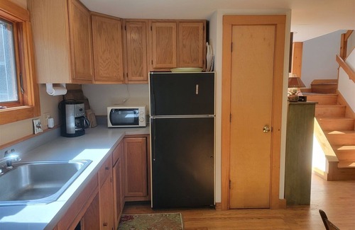 East Boothbay Cabin | Discover Ebb And Flow: 4 Bed, Pet-Friendly Retreat