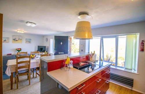 Icklesham Cottage | Beachside Retreat: Ebb n Flow Near Winchelsea Beach