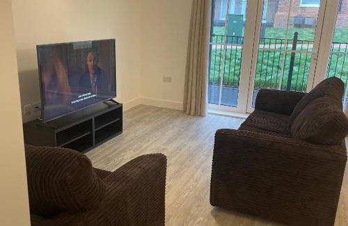 Ebbsfleet Valley Apartment | Experience Comfort at Ebbsfleet Luxe - Rated 9/10 by Guests