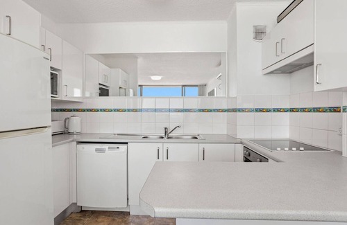 Forster Apartment | Beachfront Ebbtide 38 with Pool & Ocean Views