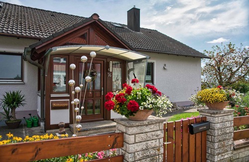 Haundorf Apartment | Cozy 55sqm Apartment with Large Terrace and Breakfast