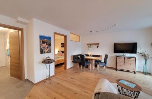 Schraden Apartment | Child-Friendly Getaway at Ebenerdige Ferienwohnung Beim Schmölz