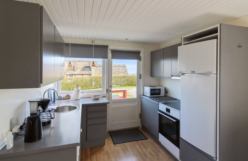 Sandkaas House | Ebertina: Oceanfront Retreat 500m from the Beach