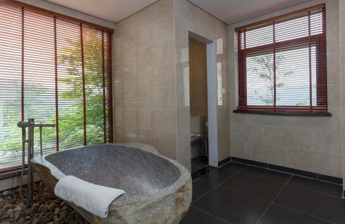 Pu Long Nature Reserve Hotel | Relax at EBINO PULUONG RESORT: 4-Star Family Retreat