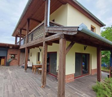 Mozsgo Bed & Breakfast | Inviting Ebner Pince - Panzió: Top-Rated with Hot Tub