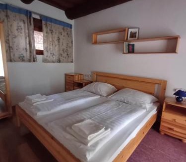 Mozsgo Bed & Breakfast | Inviting Ebner Pince - Panzió: Top-Rated with Hot Tub