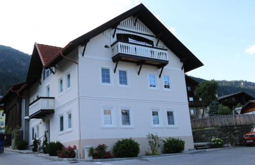 Winklern Apartment | Exceptional Stay at Ebners Träumerei - Rated 9.9/10