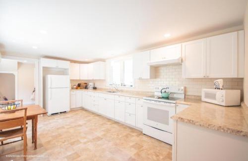 Sedgwick House | Discover Eboleth House on Eggemoggin Reach for Families!