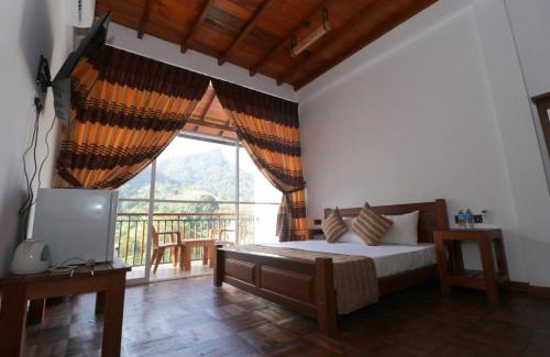 Yatiyantota Hotel | Beautiful Ebony Riverside Resort in Kitulgala with Pool