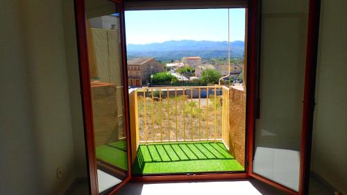 Mora d'Ebre Apartment | Elegant Ebro Escape Apartment - Guest Rated 9.4/10