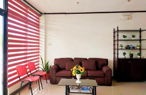 Laoag Hotel | Pet-Friendly E & C Hotel with Breakfast Included