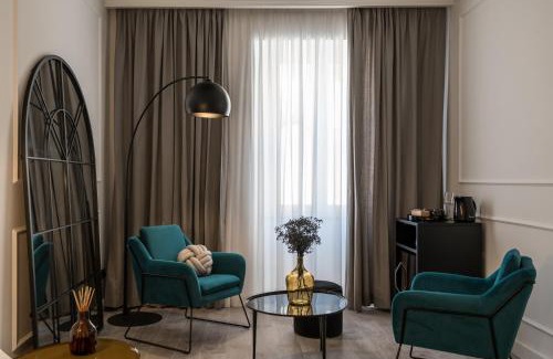 Riomaggiore House | Elegant EC Luxury Rooms: Guest Rated 10/10 with Hot Tub