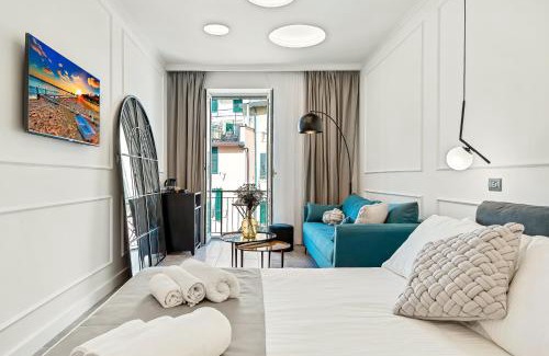 Riomaggiore House | Elegant EC Luxury Rooms: Guest Rated 10/10 with Hot Tub