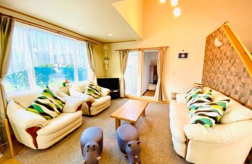 Shiraoi House | Top-Rated Ecco's House: Family and Pet-Friendly Retreat