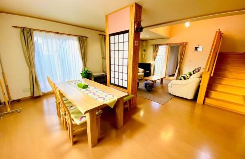 Shiraoi House | Top-Rated Ecco's House: Family and Pet-Friendly Retreat