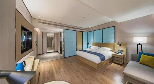 Guilin City Centre Hotel | Discover Echarm Hotel near Guilin Railway Station