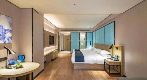 Guilin City Centre Hotel | Discover Echarm Hotel near Guilin Railway Station