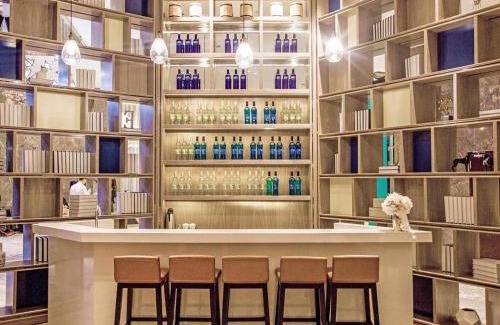 Qionghai Hotel | Relaxing Stay at Echarm Hotel Qionghai by Wanquan River