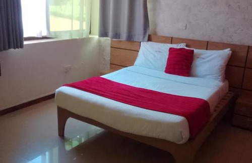 Jinja Apartment | Discover Echo Apartments: Family-Friendly Stay with Pool