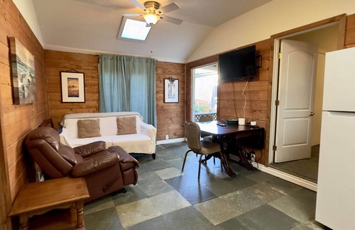 Mesa Verde Apartment | Relax at Echo Cabin Retreat with Oceanfront Views