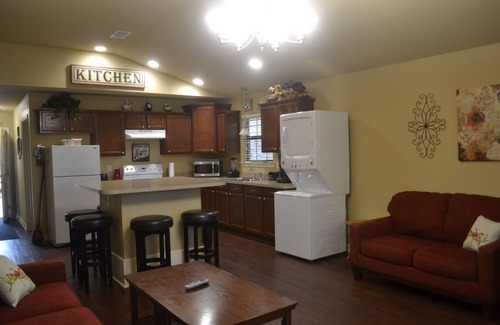 Royal Cabin | Top-Rated Echo Canyon Resort & Marina with Breakfast Included