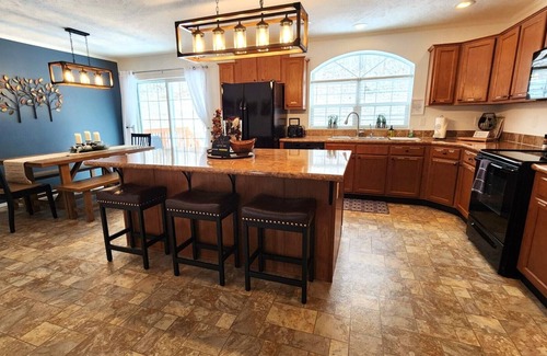 McArthur Cabin | Echo Hill Cabin: Guest Rated 10/10, Hot Tub & Privacy Awaits