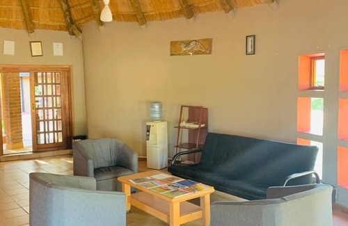 Kang Cabin | Budget-Friendly Echo Lodge with Pool and Family Dining