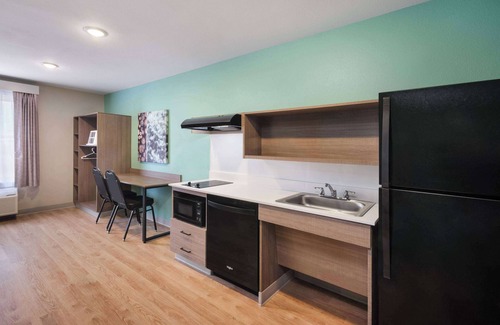 West Newton Hotel | ECHO Suites Extended Stay by Wyndham Indianapolis AmeriPlex