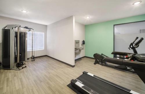 Pasadena Hotel | ECHO Suites Extended Stay by Wyndham Houston Pasadena Fwy Pl